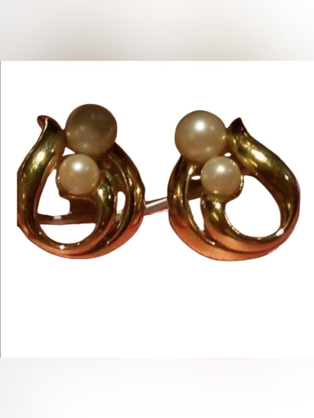 Pearl & Goldtone Vintage Pierced Earrings EUC
